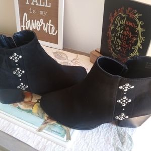 Women's Black Boots